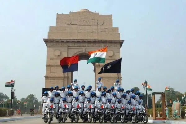 டெல்லியில் நடுங்க வைக்கும் குளிரிலும் குடியரசு தின ஒத்திகை