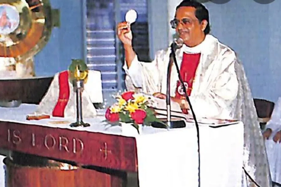 சிங்கப்பூர்த் தமிழ்க் கத்தோலிக்க அருட்தந்தை அலோசியஸ் துரைசாமி காலமானார்