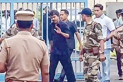 விஜய்யிடம் 7 மணி நேரம் விசாரணை: 19ஆம் தேதி மீண்டும் விசாரிக்க வாய்ப்பு