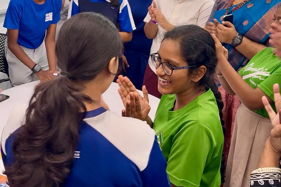 விளையாட்டுகளில் பங்கேற்ற மாணவர்கள் 