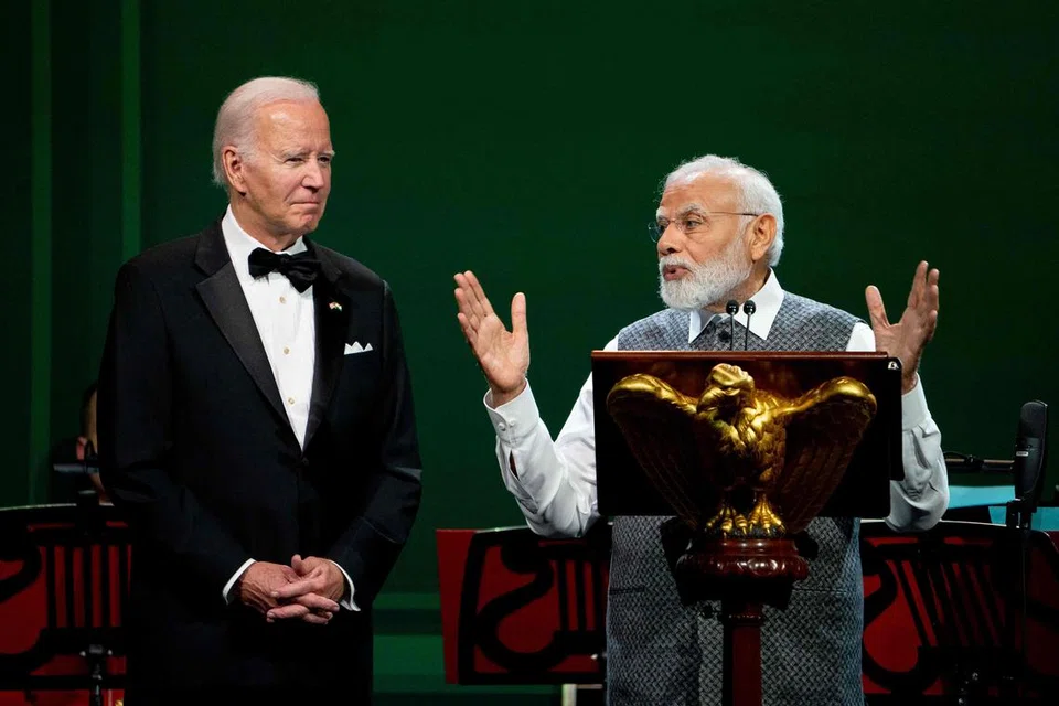 வாஷிங்டன் வெள்ளைமாளிகையில் இந்தியப் பிரதமர் நரேந்திர மோடிக்கு  அமெரிக்க அதிபர் பைடன் ஜூன் 22 ஆம் தேதி அதிகாரபூர்வ விருந்து அளித்துச் சிறப்பித்தார். அதற்காக அமெரிக்க அதிபர் தம்பதிக்குப் பிரதமர்  மோடி  நன்றி கூறினார்.