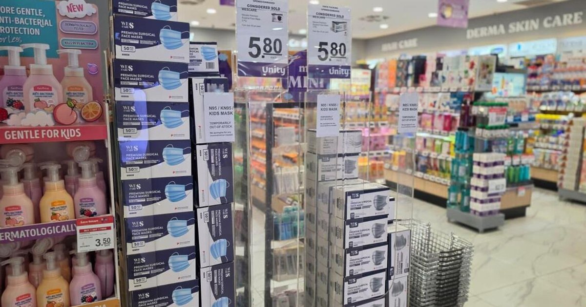 சில கடைகளில் என்95 முகக்கவசங்களை வாங்க கட்டுப்பாடு