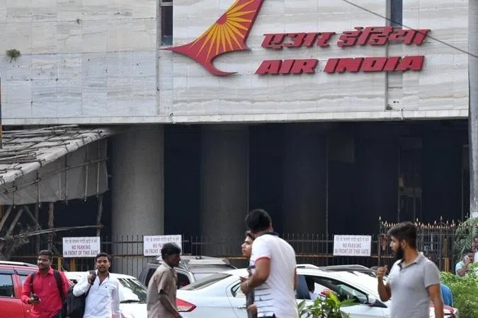 உடல் பருமனே முதல் எதிரி: விமானப் பணியாளர்களுக்கான உடற்தகுதி விதிமுறைகளைக் கடுமையாக்கும் ஏர் இந்தியா