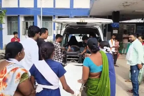 பீகாரில் துயரச் சம்பவம்: கூட்ட நெரிசலில் மிதிபட்டு ஏழு பக்தர்கள் மரணம்