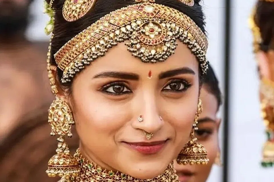 மணிரத்னத்தின் 'பொன்னியின் செல்வன் 1', பொன்னியின் செல்வன் 2' படங்களில் குந்தவை கதாபாத்திரத்தில் அசத்திய திரிஷா. படம்: பிங்க்வில்லா