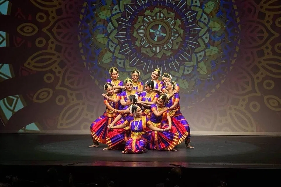 பந்தனா நடனமணிகள். 