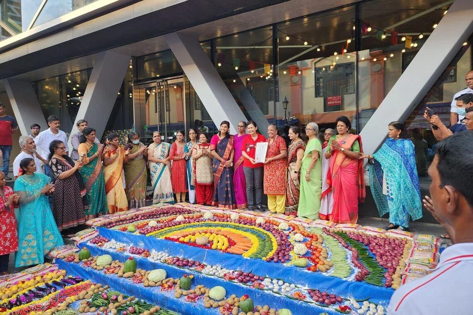 2023ஆம் ஆண்டு உணவுப் பொருள்களால் உருவாக்கப்பட்ட ஆகப் பெரிய கோலம்.
