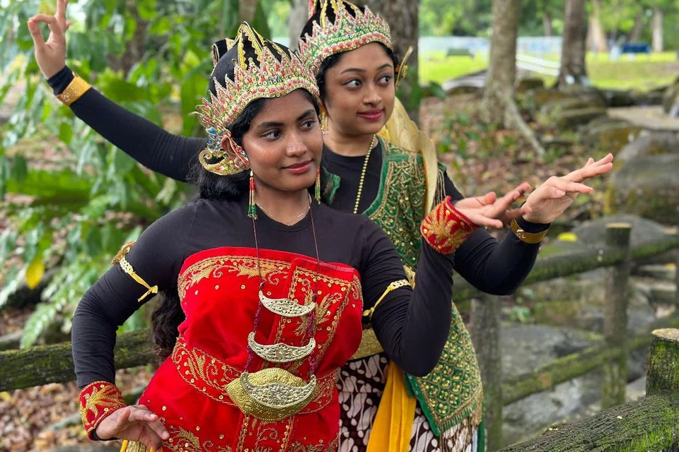 நடனப் பயிற்சிக் காட்சிகள்