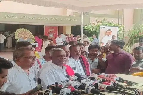 செய்தியாளர்களிடம் பேசிய திரு சண்முகம், அடுத்த ஏழு நாள்களில் தொகுதி உடன்பாடு நிறைவுபெறும் எனக் கருதுவதாகக் குறிப்பிட்டார்.