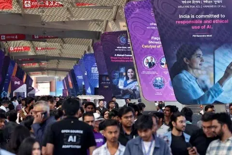 மாநாட்டு ஏற்பாடுகளில் பல்வேறு குளறுபடிகள் இருப்பதாகவும் ராய்ட்டர்ஸ் தகவல்கள் தெரிவித்தன. குறிப்பாக, போக்குவரத்து வசதியின்றி நூற்றுக்கணக்கானோர் பாதிக்கப்பட்டனர்.