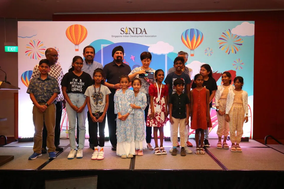 தொடர்ந்து 17 ஆண்டுகளாக நடைபெற்றுவரும் இந்த ‘பேக் டு ஸ்கூல் ஃபெஸ்டிவல்’ நிதியுதவி திட்டத்தின்கீழ் இவ்வாண்டு மொத்தம் $1.7 மில்லியன் மதிப்புள்ள பற்றுச்சீட்டுகள் வழங்கப்பட்டன.