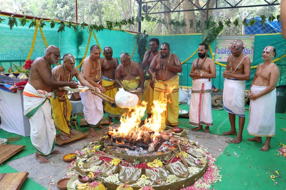 திருப்பதி ஏழுமலையான் கோவிலில் நடத்தப்பட்ட மகா சாந்தி ஹோமம்.