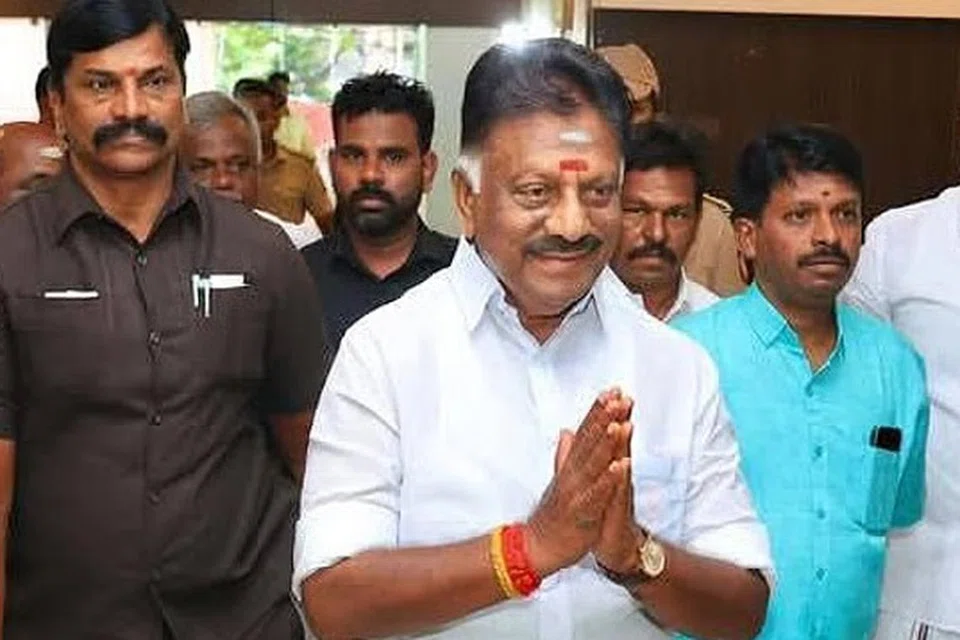 ஓபிஎஸ் தனது ஆதரவாளர்களுடன் திங்கட்கிழமை (ஜூலை 14) ஆலோசனையில் ஈடுபட்டார்.
