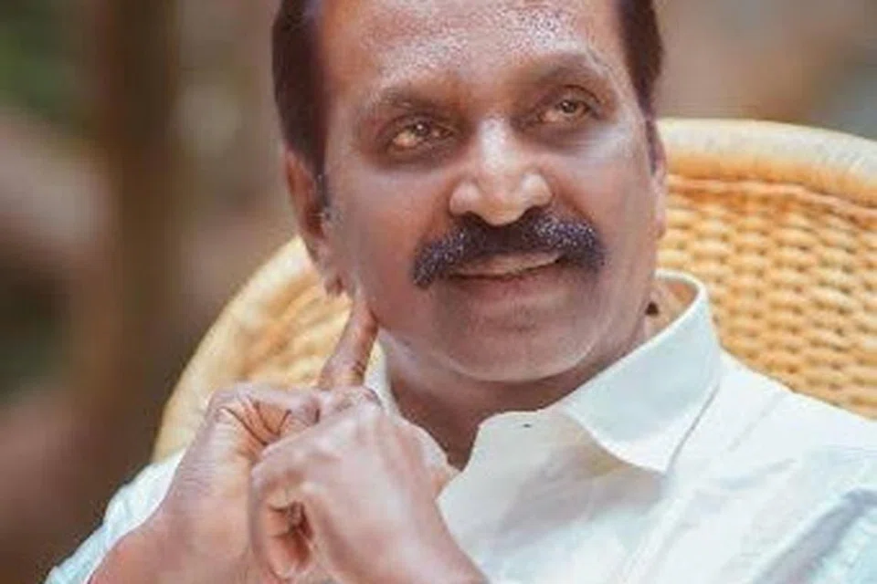 சிங்கப்பூரில் வைரமுத்துவின் நூல் அறிமுக விழா.