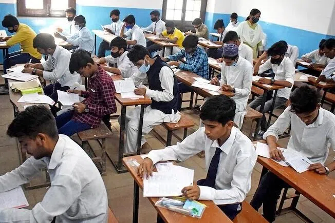 காவலர் தேர்வு வினாத்தாள் கசிவு: 
159 தேர்வர்கள் உட்பட 164 பேர் கைது