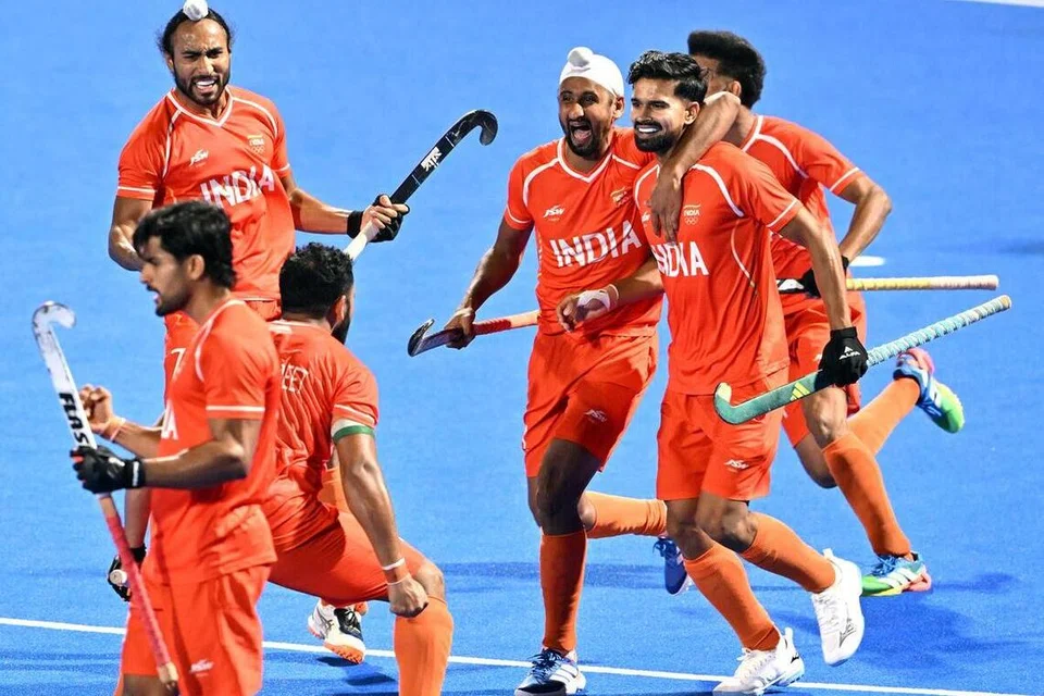 அடுத்தடுத்த ஆசிய விளையாட்டுப் போட்டிகளில் இந்திய ஆடவர் ஹாக்கி அணி வெற்றி பெற்றதும் மற்றொரு சாதனையாகும்.