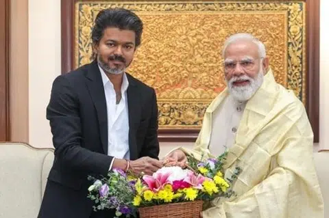 புதன்கிழமை (மே 27) மாலை 4.30 மணியளவில் பிரதமர் மோடியை சந்தித்துப் பேசினார் முதல்வர் விஜய்.