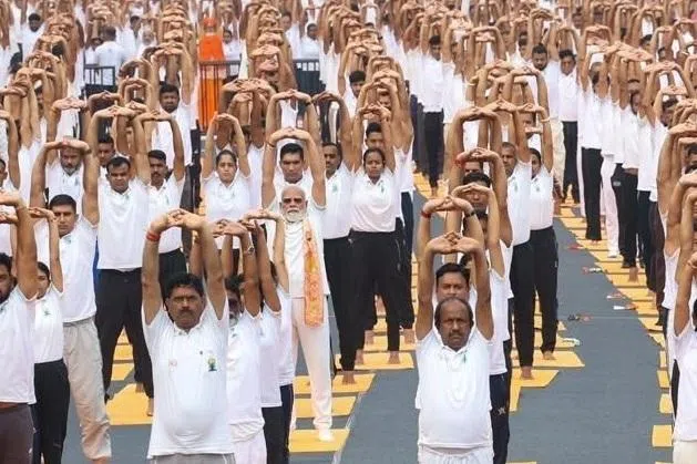 உலகின் ஆகப்பெரிய சமூகத்தின் கொண்டாட்டம் யோகா: பிரதமர் மோடி