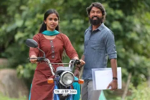 படத் தயாரிப்பாளர் தமிழ்வாணனே நாயகனாக நடித்துள்ளார்.