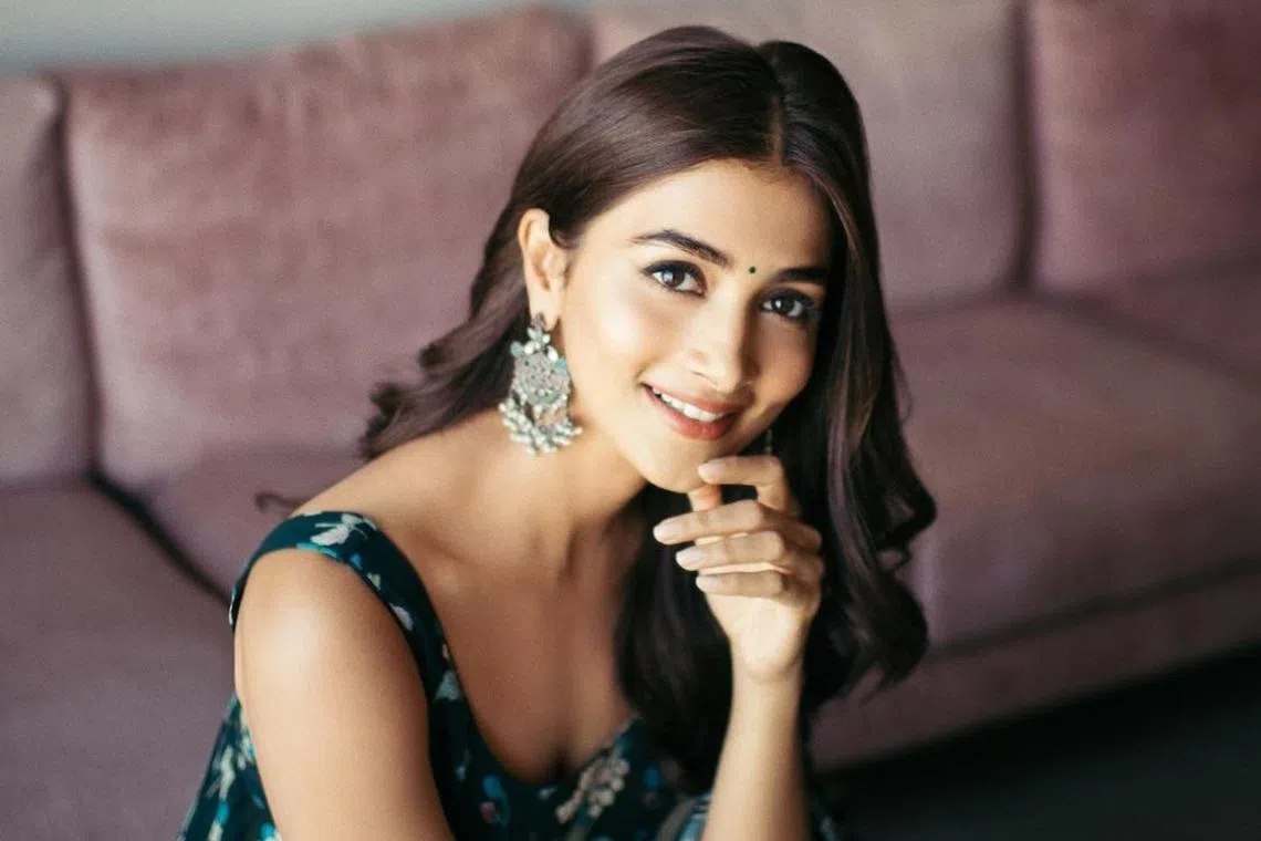 தனுஷுக்கு ஜோடியாக ஒப்பந்தமான பூஜா ஹெக்டே