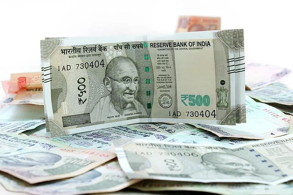 கடைசி நிலை மாணவர்களுக்கு ஆண்டு சம்பளமாக ரூ.10 லட்சத்துக்குக் கீழ் வழங்கப்படுகிறது.
