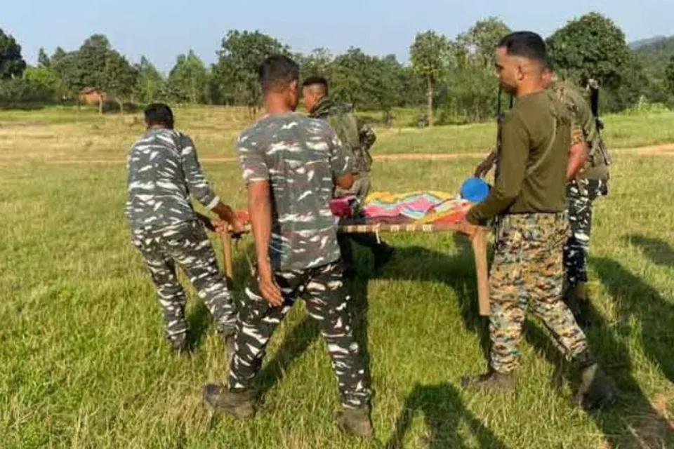 காயமடைந்ததும் சக மாவோயிஸ்டுகள் அவரை அப்படியே விட்டுவிட்டுச் சென்றனர். பாதுகாப்புப் படையினர் அவரை மீட்டனர்.