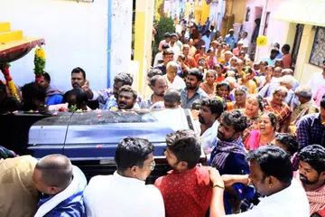 சொந்த ஊருக்கு கொண்டு வரப்பட்ட விக்னேஷின் உடல்.