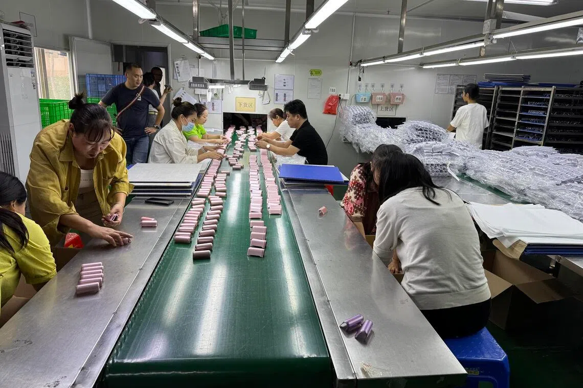 மின்சிகரெட் ஏற்றுமதியில் முன்னிலை வகிக்கும் சீனா: உள்நாட்டில் தடை