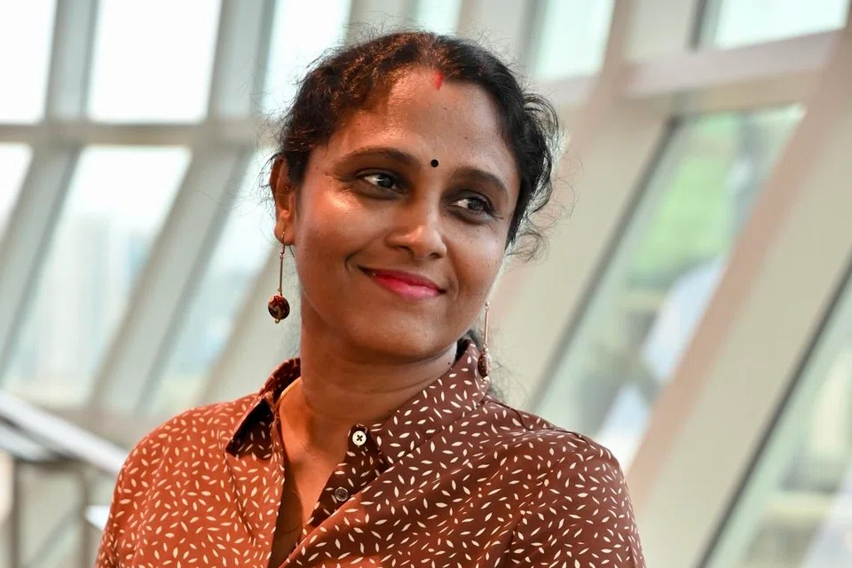 விழாவில் சிங்கப்பூர் சார்பாக தேசியக் கலை மன்றத்தின் ஆதரவோடு எழுத்தாளர் அழகுநிலா கலந்துகொள்கிறார். 