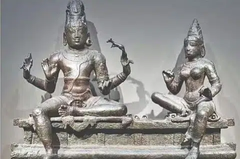 அமெரிக்கா ஒப்படைக்க உள்ள சோமாஸ்கந்தர் சிலை.
