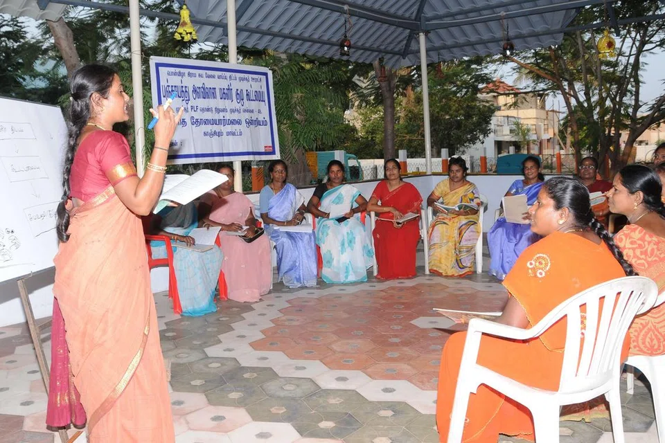 மகளிர் சுய உதவிக்குழு கூட்டம்.