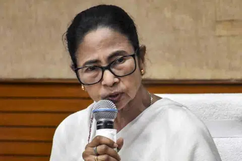 மேற்கு வங்க முதல்வர் மம்தா பானர்ஜி.