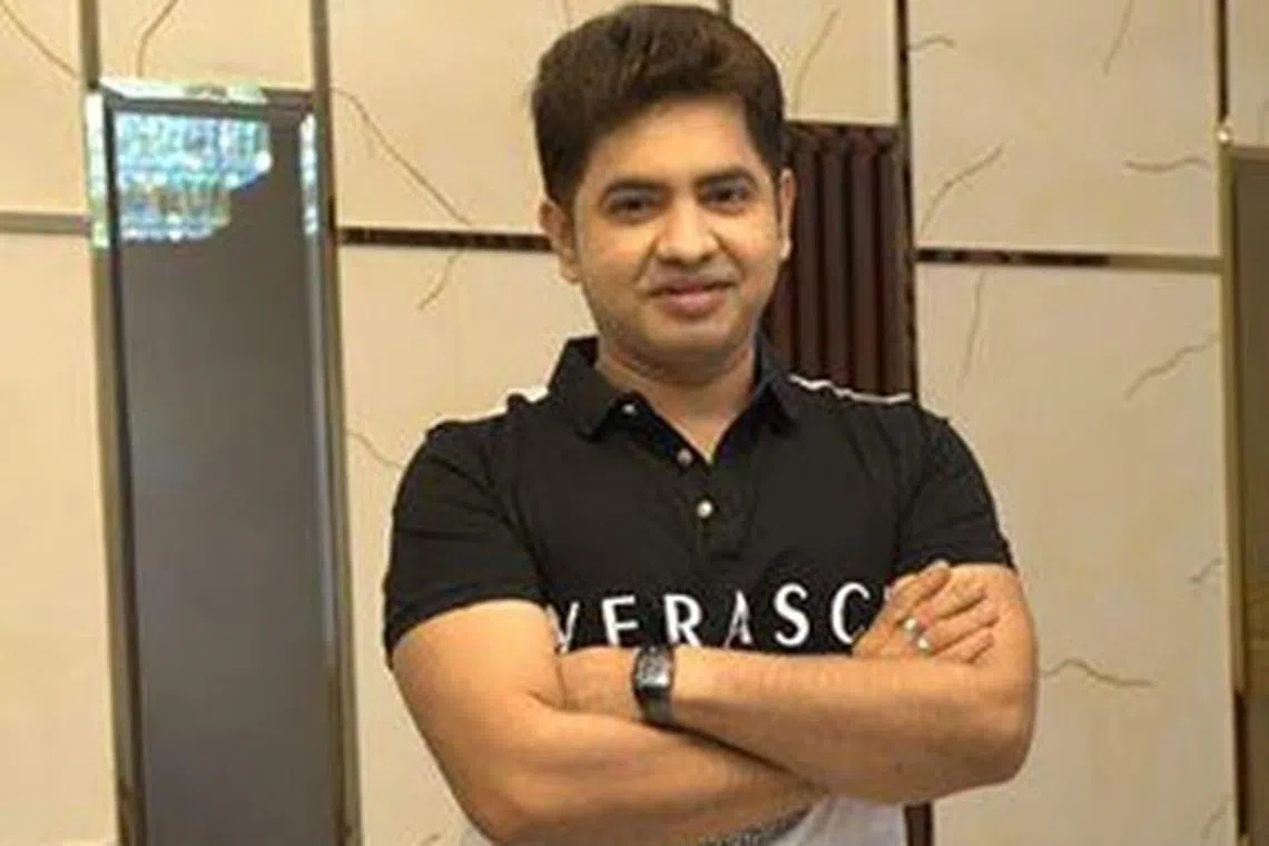 கதாநாயகர்களாக மாறும் தயாரிப்பாளர்கள்