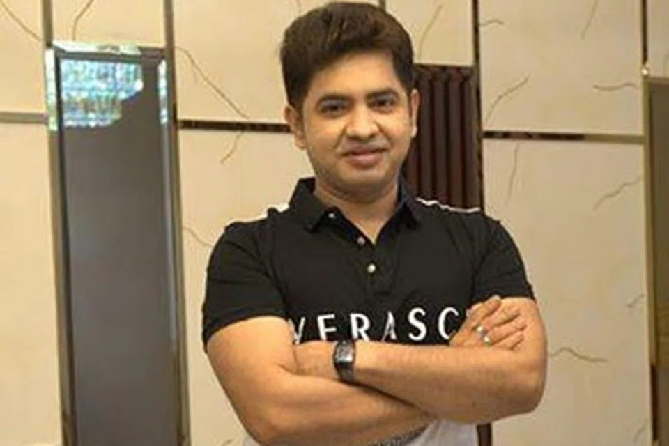 தயாரிப்பாளர் ராஜேஷ்.