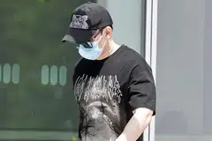 42 வயது லியூ யிக் கிட், சிங்கப்பூரில் பதிவான ஆகப் பெரிய கள்ளப் பணத்தை நல்ல பணமாக்கும் வழக்கில் குற்றவாளி எனத் தீர்ப்பளிக்கப்பட்டு சிறைத் தண்டனை விதிக்கப்பட்ட முதல் சிங்கப்பூரர் என்பது குறிப்பிடத்தக்கது.