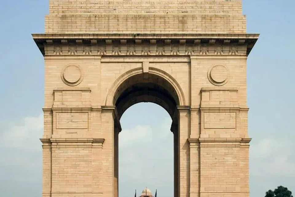 புதுடெல்லியில் உள்ள இந்தியா கேட்.
