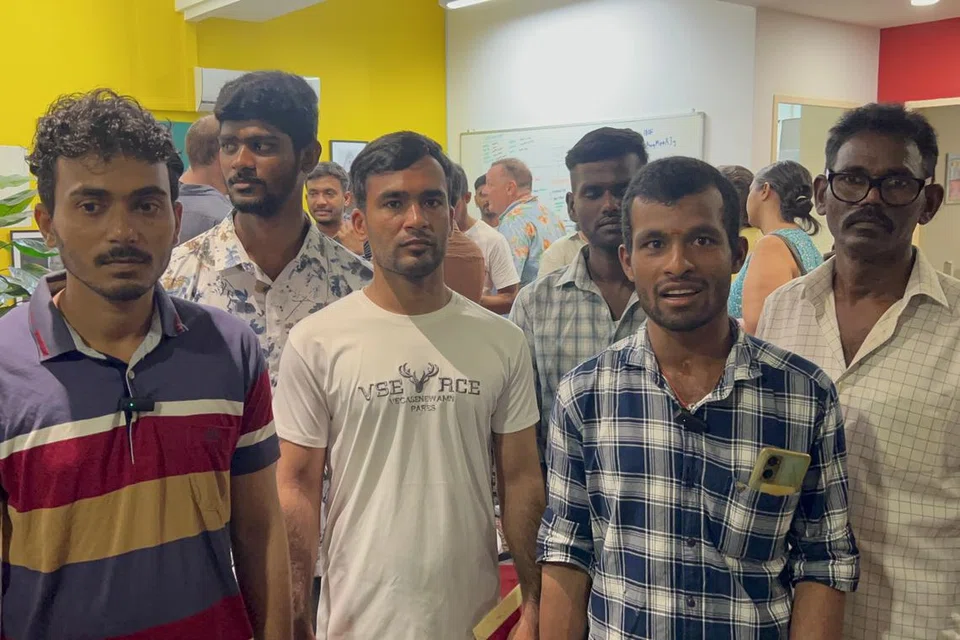 உயிர்களைக் காப்பாற்றிய வெளிநாட்டு ஊழியர்களில் சிலர்.