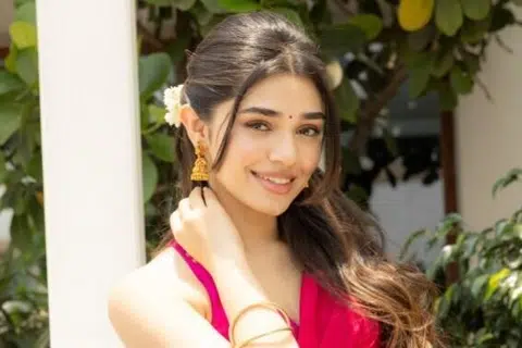 பிரதீப் ரங்கநாதனுடன் ‘லவ் இன்சூரன்ஸ் கம்பெனி’ திரைப்படத்திலும் நடித்துள்ளார் கிருத்தி ஷெட்டி.
