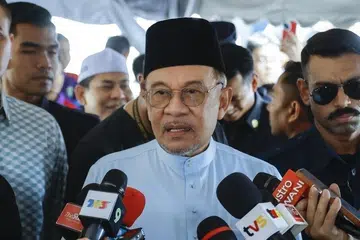 சில நாடுகள் 16 வயதிற்குட்பட்டோர் திறன்பேசியைப் பயன்படுத்த அனுமதித்தாலும் அதில் மலேசியா கண்டிப்பாக இருக்க வேண்டும் எனத் தாம் நினைப்பதாக அந்நாட்டுப் பிரதமர் அன்வார் இப்ராகிம் தெரிவித்துள்ளார்.