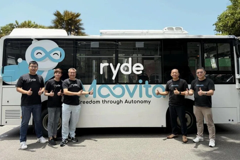 பரிந்துரைக்கப்பட்ட அந்த வாகனச் சேவையின்கீழ், முதல் 12 மாதங்களுக்குப் பாதுகாப்பு அதிகாரிகள் அந்தத் தானியக்க வாகனத்தில் பயணம் செய்வர்.