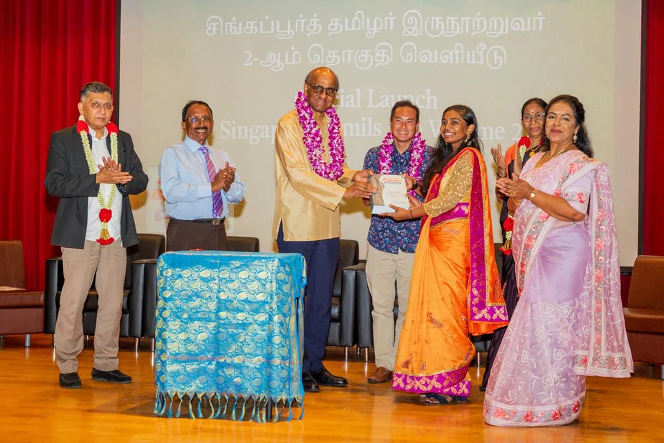நூல் வெளியீடு விழாவில் முன்னாள் மூத்த அமைச்சர் தர்மன் சண்முகரத்தினம்.