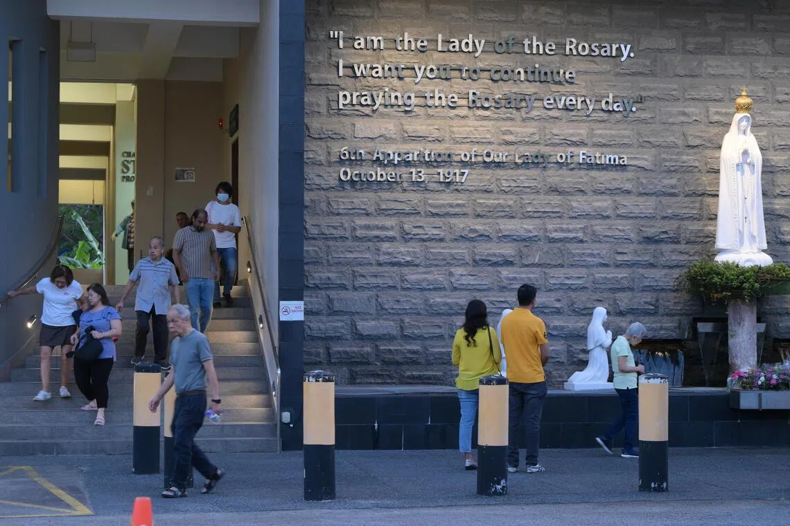 செயின்ட் ஜோசஃப் தேவாலயத்தில் அமைதியாக நடந்த கூட்டுப் பிரார்த்தனை