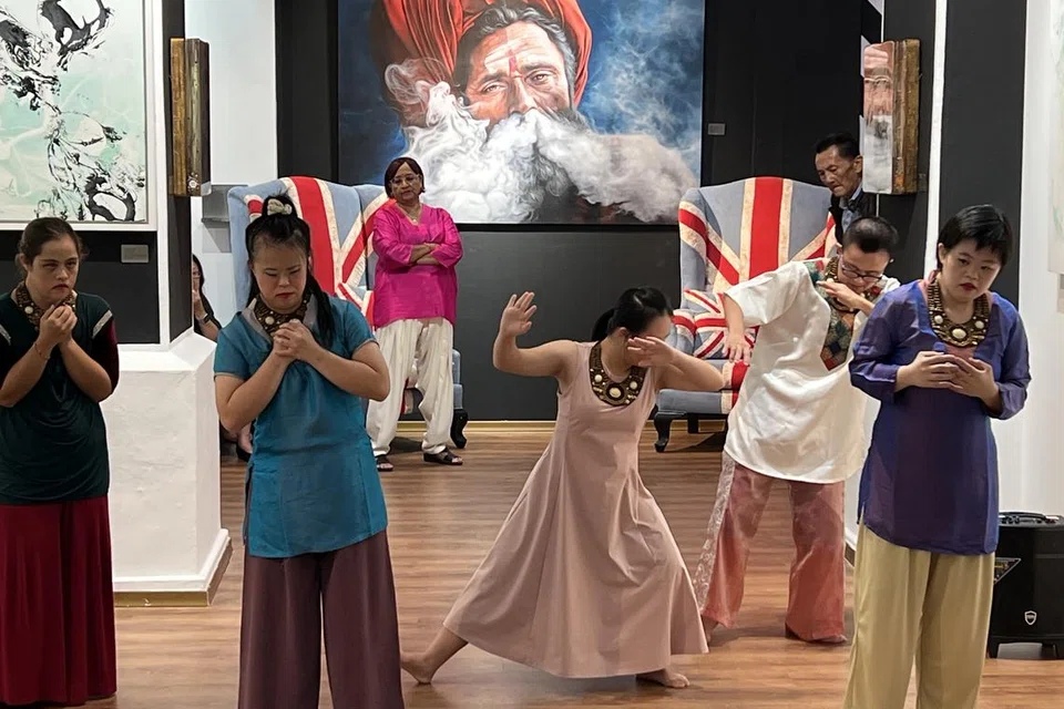 நவரச உணர்ச்சிகளை நடனத்தில் திறம்பட வெளிப்படுத்தும் ‘டிஏடிசி’ நடனக் கலைஞர்கள்.  