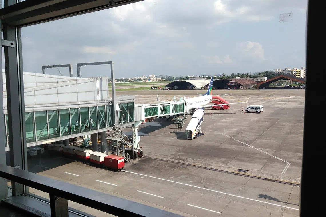 மேலும் சில விமானங்களில் தொழில்நுட்பக் கோளாறு: இந்தியப் பயணிகள் அதிர்ச்சி 