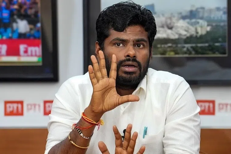 அதிமுகவினர் திட்டுகிறார்கள்: அண்ணாமலை கோபம்