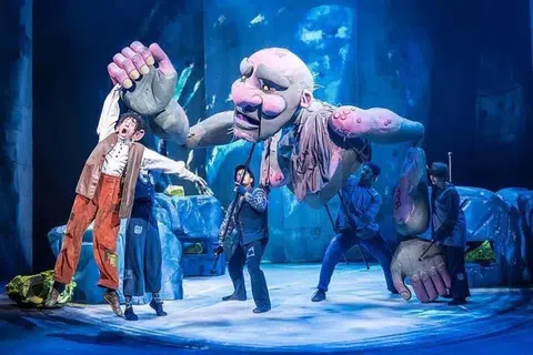ரோல்ட் டாலின் ‘தி பிஎஃப்ஜி’ (The BFG) நாடகம், சிங்கப்பூரில் உள்ள எஸ்பிளனேட் அரங்கில் ஏப்ரல் 22 முதல் மே 9-ஆம் தேதி வரை நடைபெறவுள்ளது.