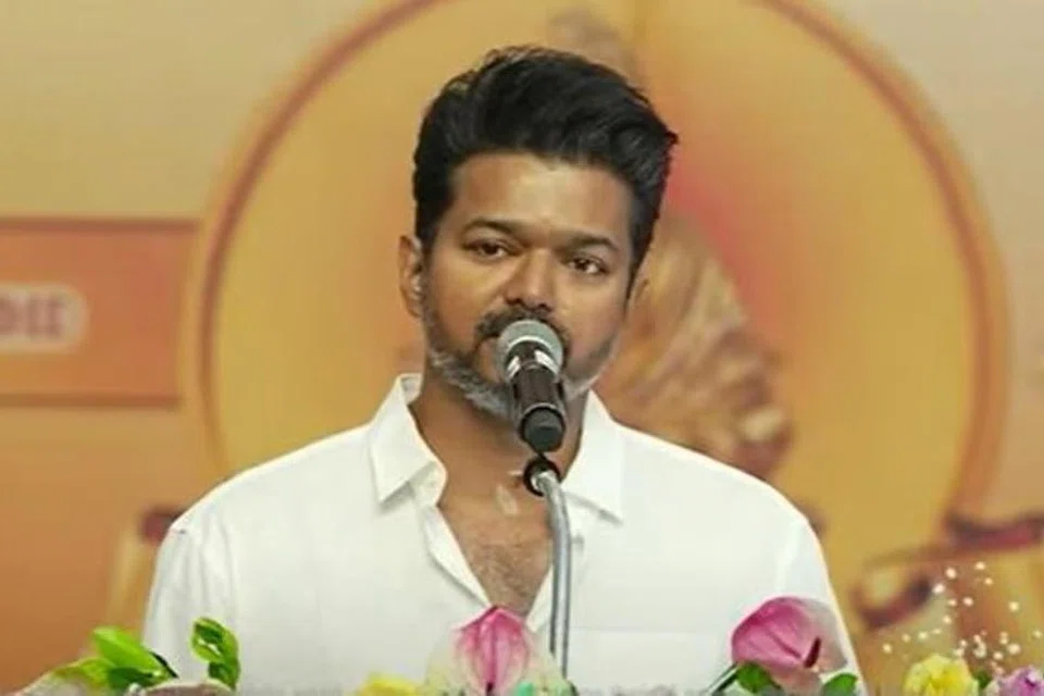 நிகழ்ச்சி ஒன்றில் பேசும் தமிழக வெற்றிக் கழகத் தலைவர் விஜய்.