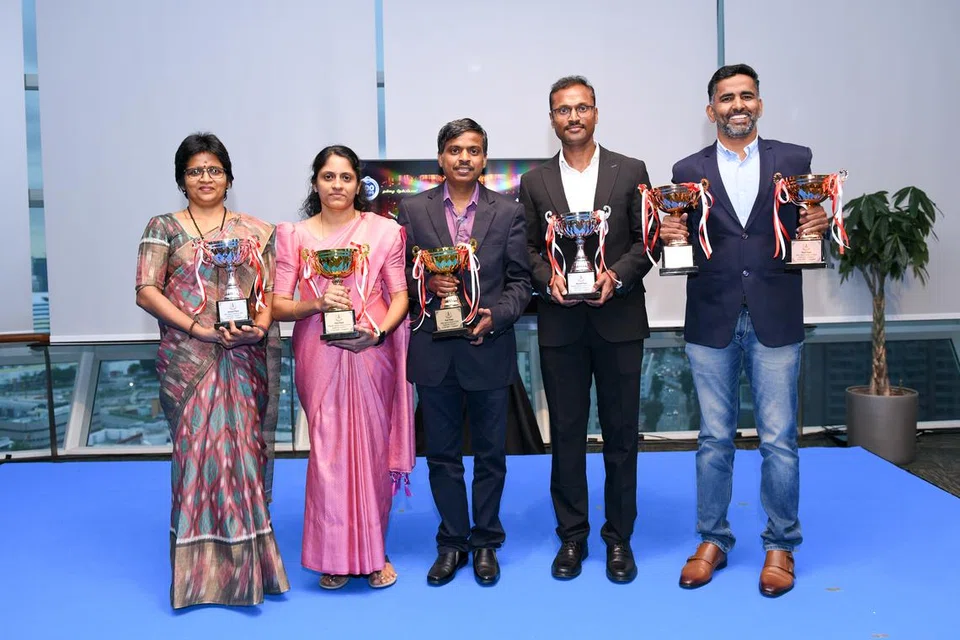 தயாரித்த உரை மற்றும் அரங்கப் பேச்சுப் போட்டிகளின் வெற்றியாளர்கள்.