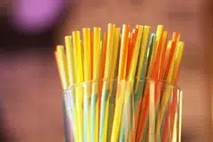 நெகிழிக் குழல்கள்.