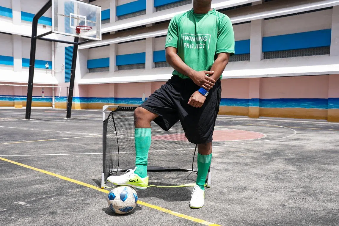 சிறைக்கைதிகளுக்கு தன்னம்பிக்கை விதைக்கும் காற்பந்து 